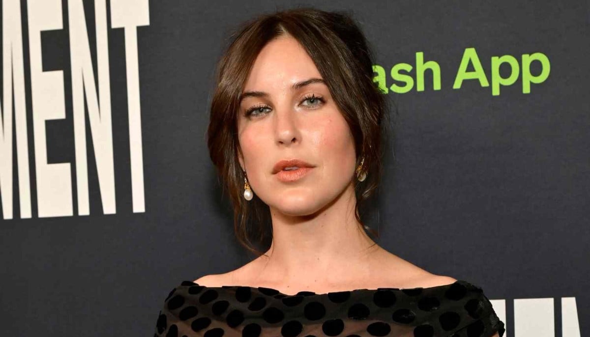 Scout Willis channels Demi Moore in bold braless red carpet look