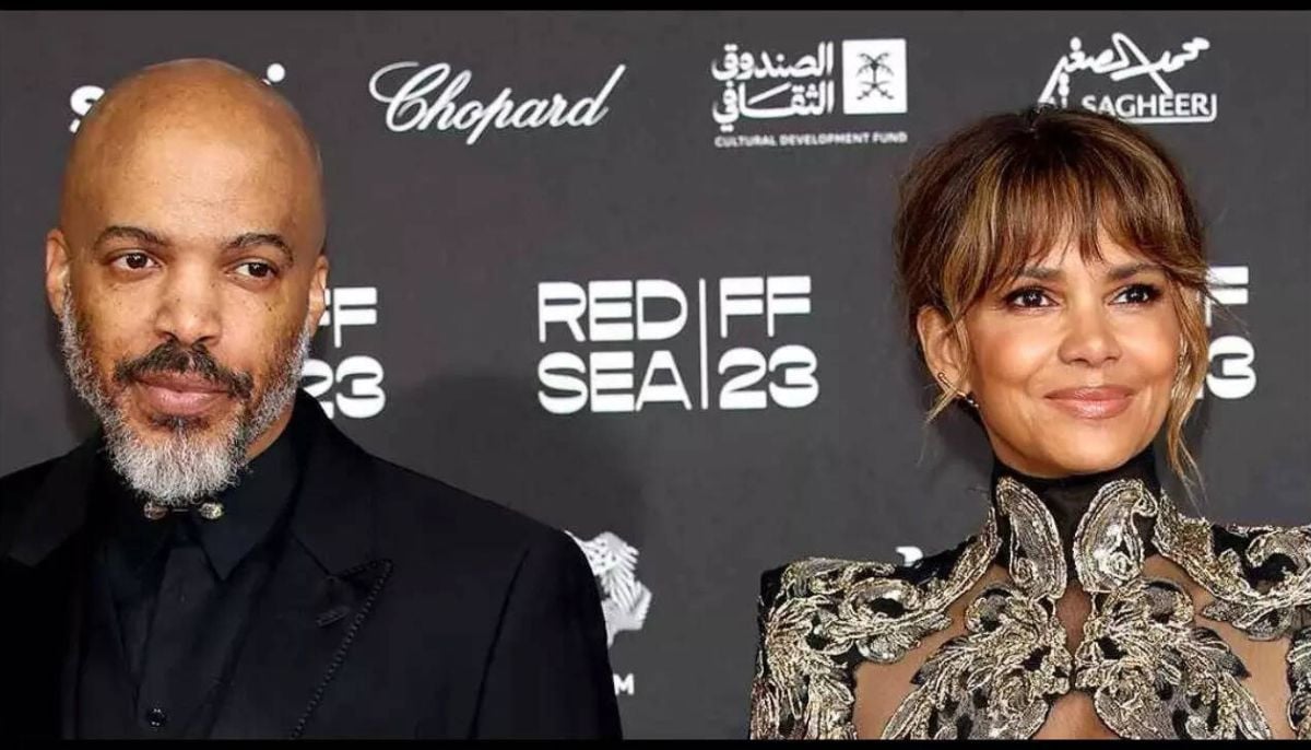 Halle Berry engaged to Van Hunt, flaunts stunning ring