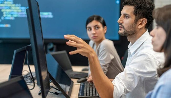 More hiring managers want you to prove you're good with AI during interviews