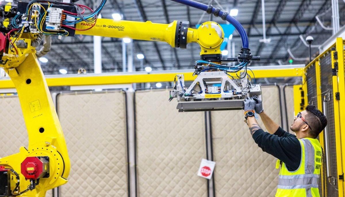 Amazon halts Blue Jay warehouse robot project after six months