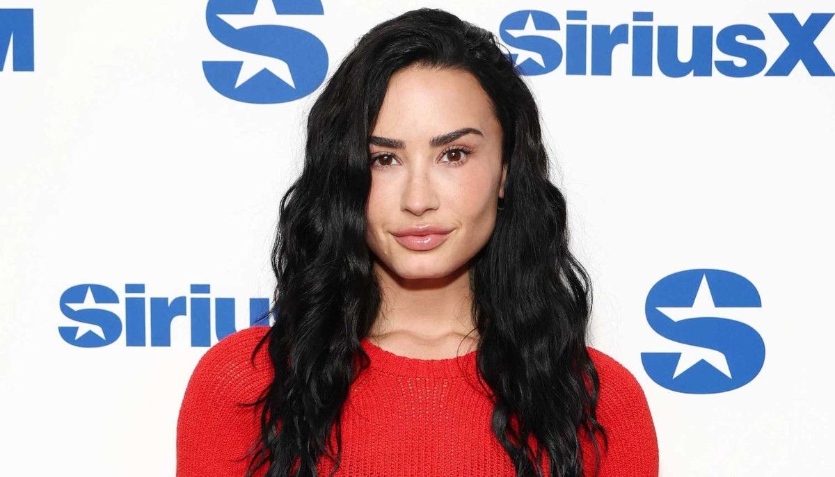 Demi Lovato advocates for awareness after sharing bipolar journey