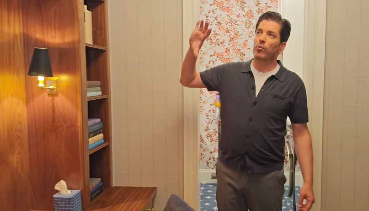 Jonathan Scott reveals hidden 'secret' rooms in his bold 'New York' home