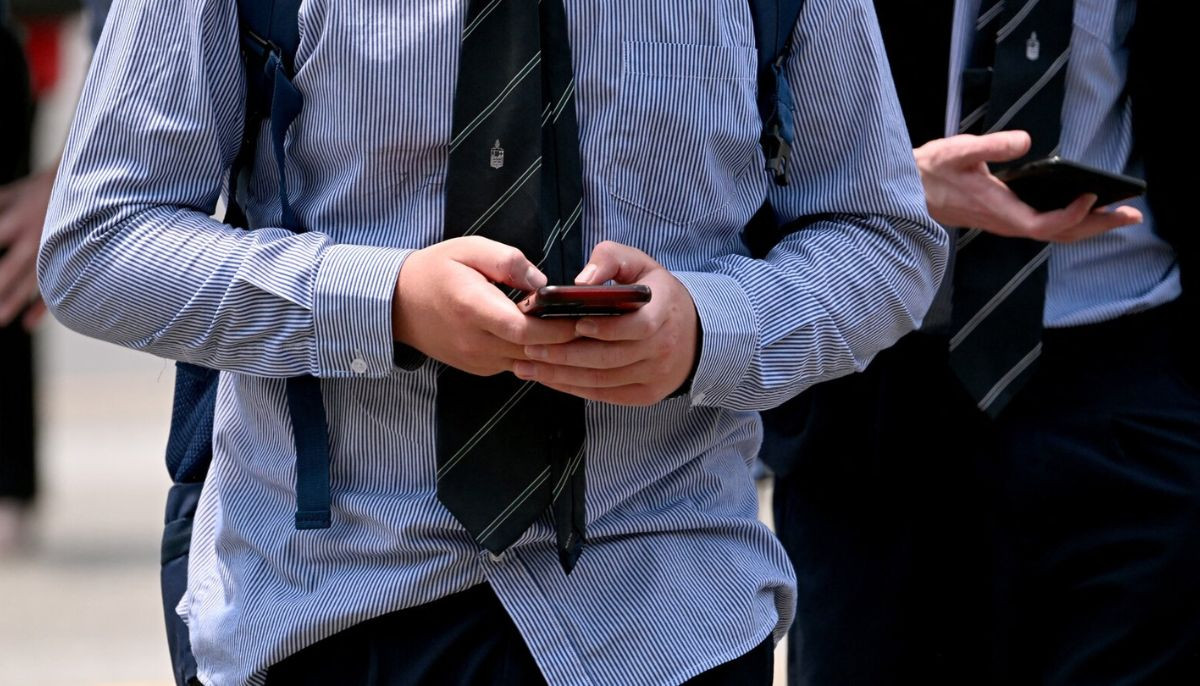 UK government considers historic social media ban for under-16s