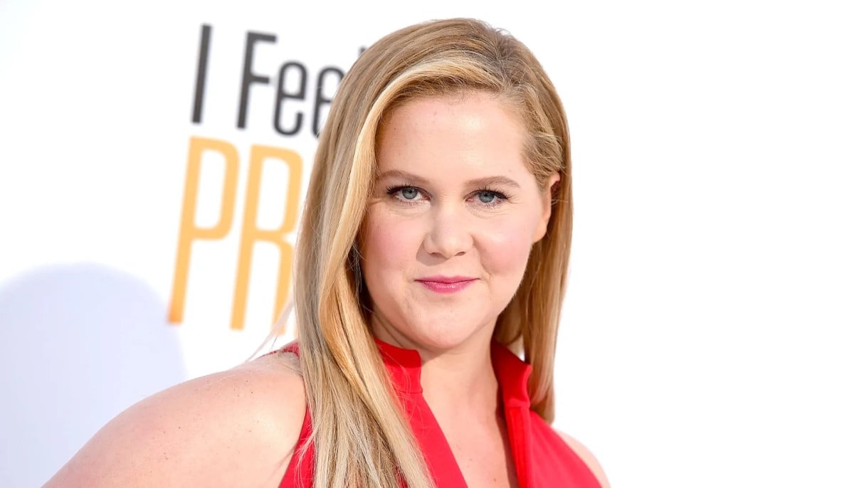 Amy Schumer recreates iconic trainwreck dance at Knicks game