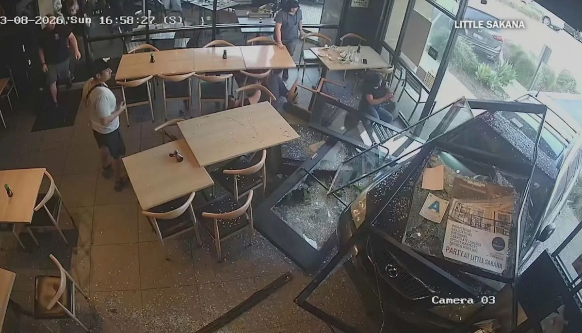 Elderly regular crashes car into 'Little Sakana' sushi restaurant