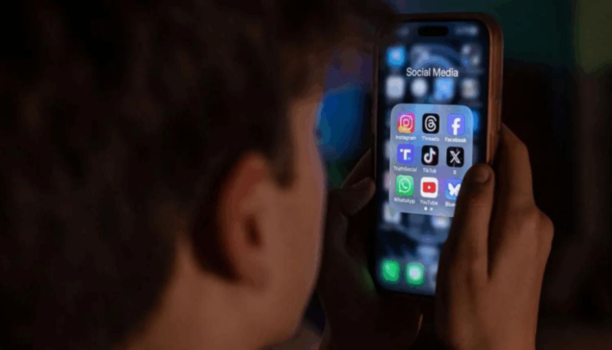 UK trials social media bans, digital curfews for teenagers