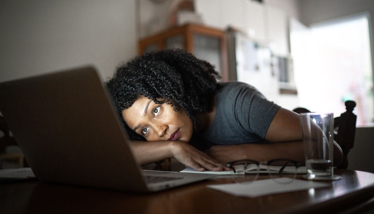 How to identify signs of digital drainage during personal downtime