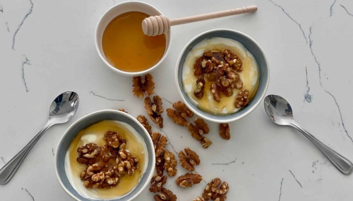 Explore liver friendly benefits of walnuts and apples in breakfast routines