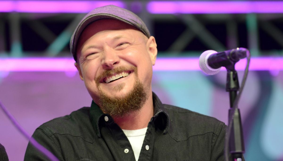 ‘90s teen idol reunites with TV show co-stars, looks unrecognisable