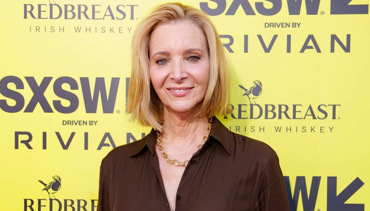 Lisa Kudrow reflects on playing Quirky Phoebe Buffay on 'Friends'