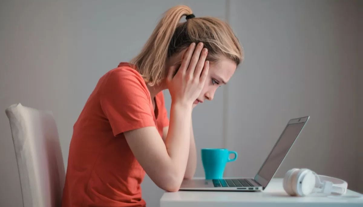 How to identify hidden signs of high functioning woman script