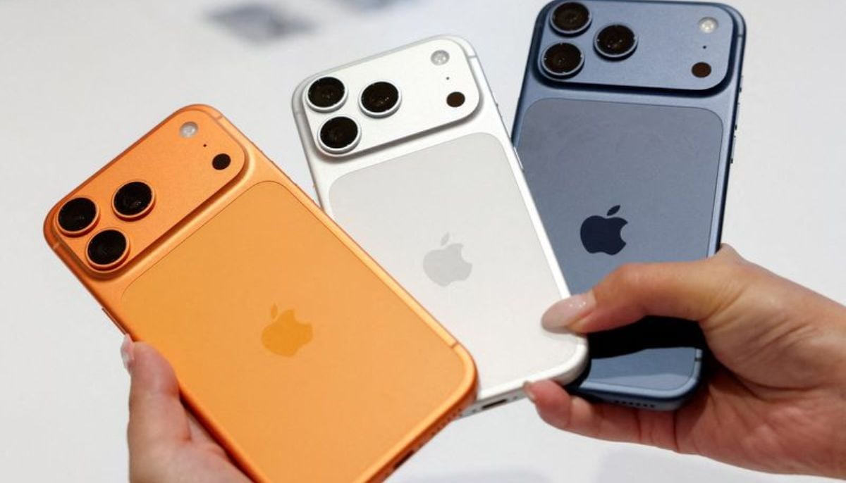 Apple leads smartphone market as global shipments decline