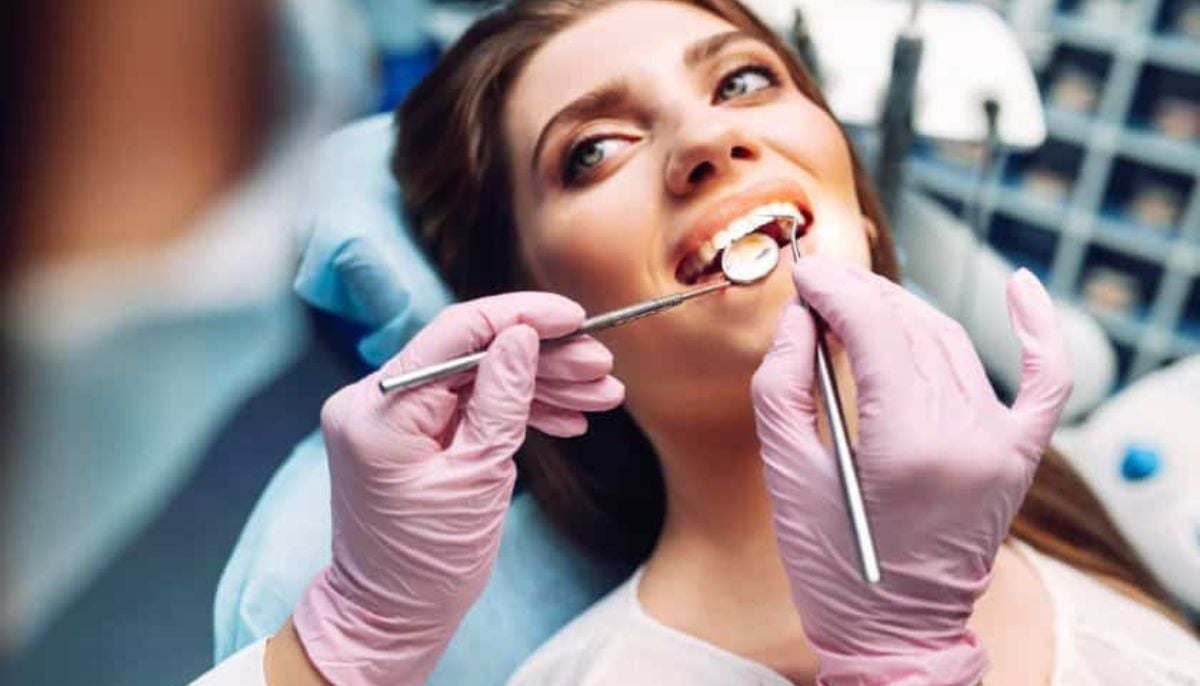 Explore simple timing shifts for maintaining brighter and healthier smiles