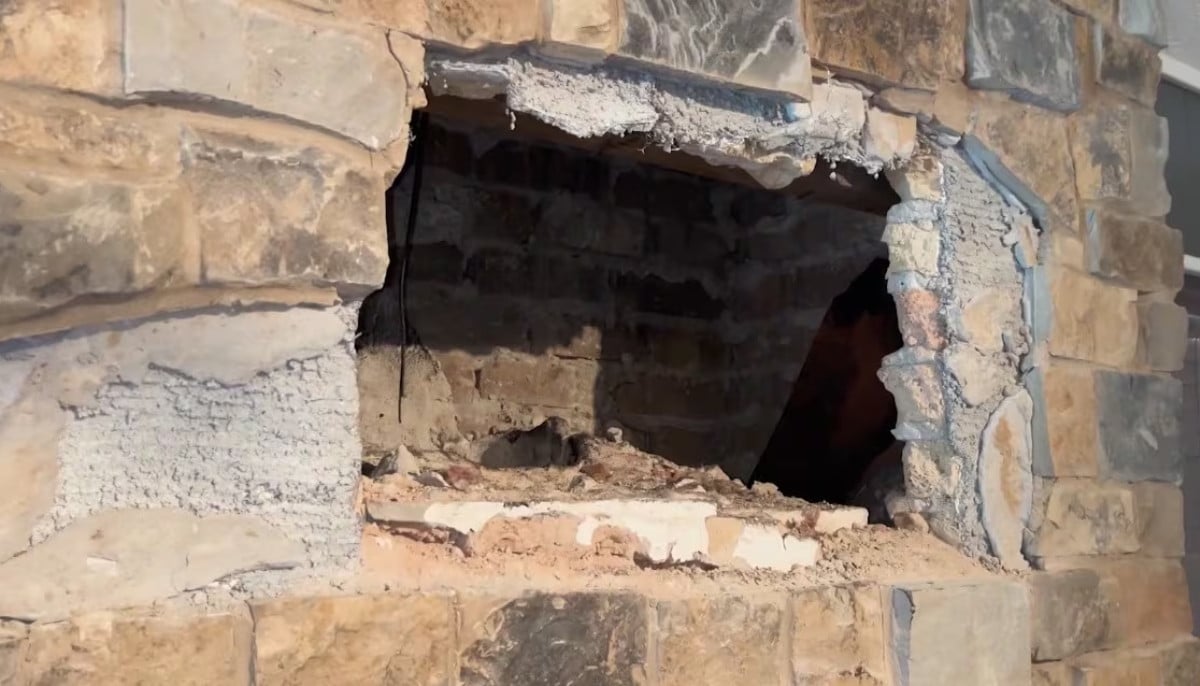 Texas couple shocked after discovering suspected Burglar trapped in chimney
