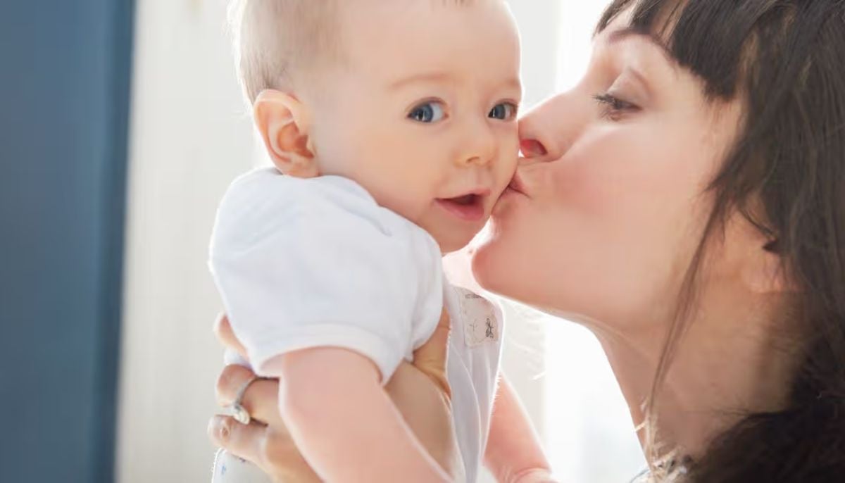 UK surgeon&amp;apos;s advice: Essential newborn handling tips, wash hands, avoid kissing