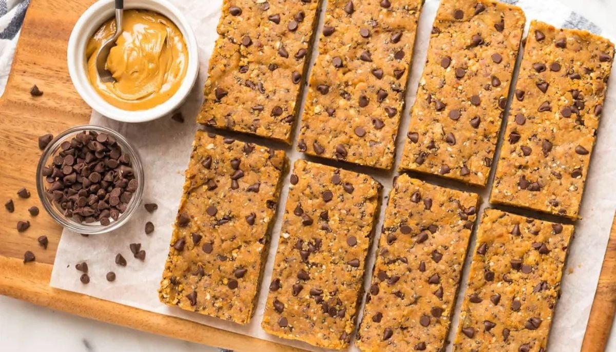 Expert reveals recipe for clean protein bars with seventeen grams per serving