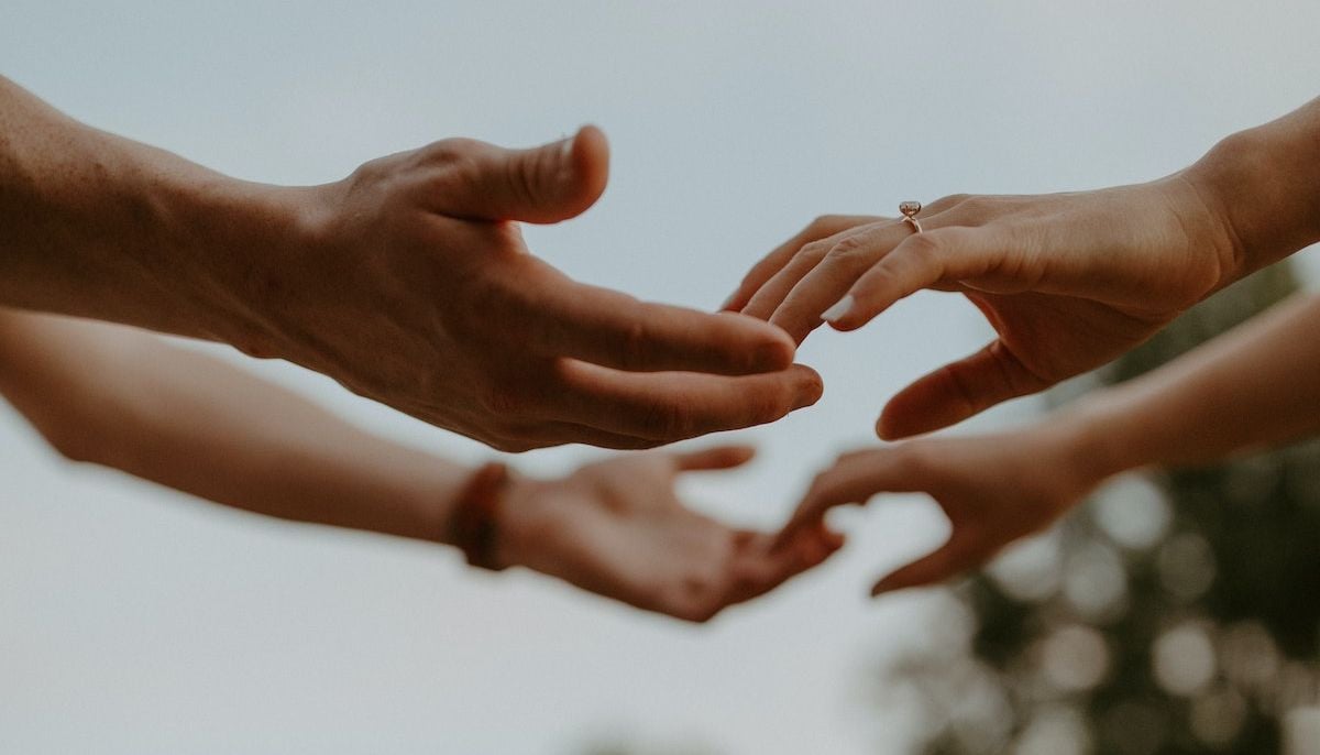 Identify viral relationship advice that potentially ruins healthy bonds