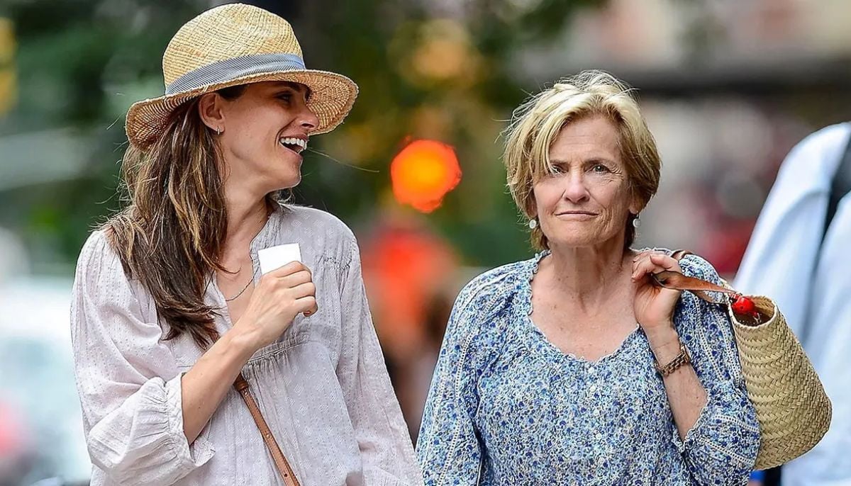 Amanda Peet reveals parents compared acting dreams to being a 'hooker'