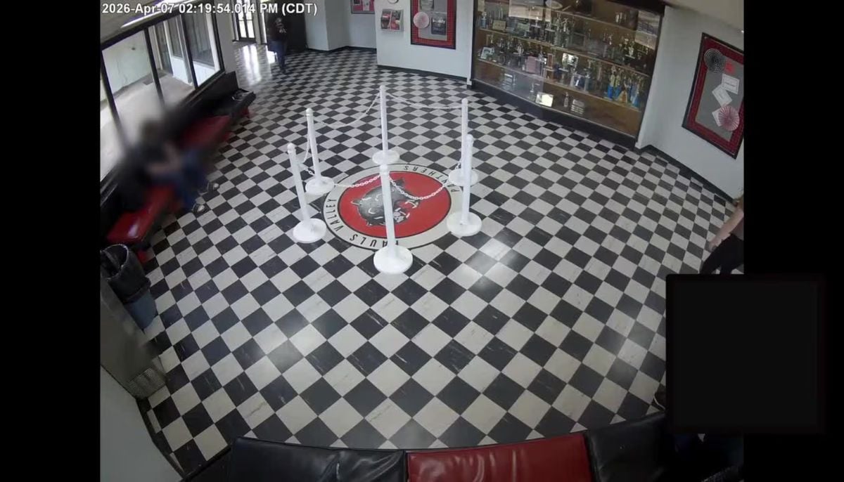 Video captures Oklahoma principal tackling gunman at school