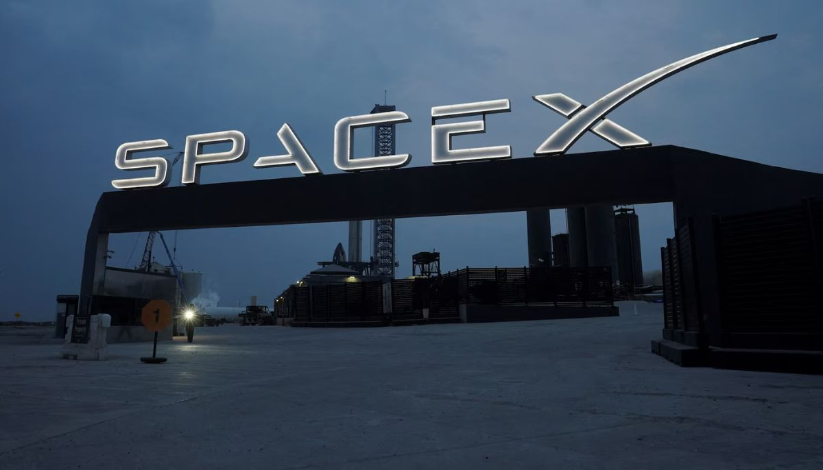 Senators Warren and Blumenthal probe NLRB&amp;apos;s dropped charges against SpaceX for retaliation