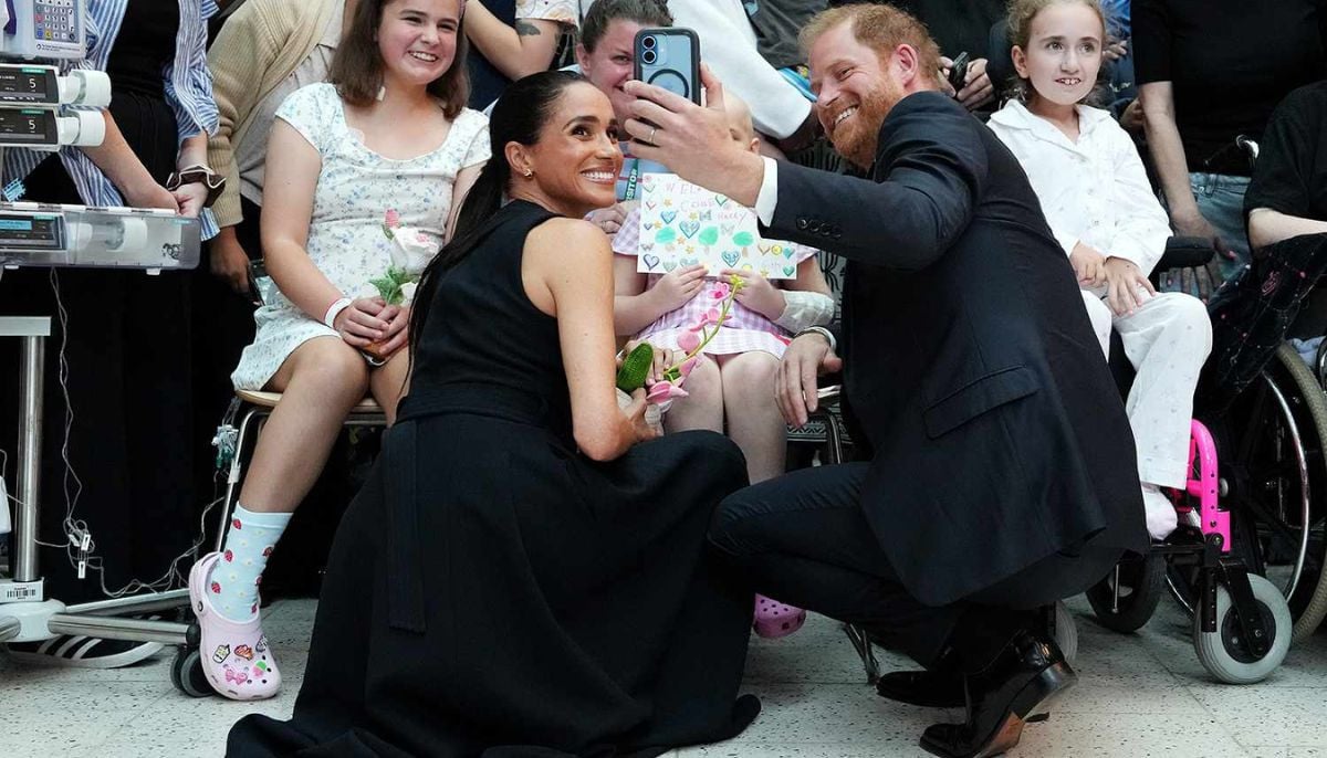 Prince Harry, Meghan Markle&amp;apos;s unexpected Australian gift defies tradition, leaves them in stitches