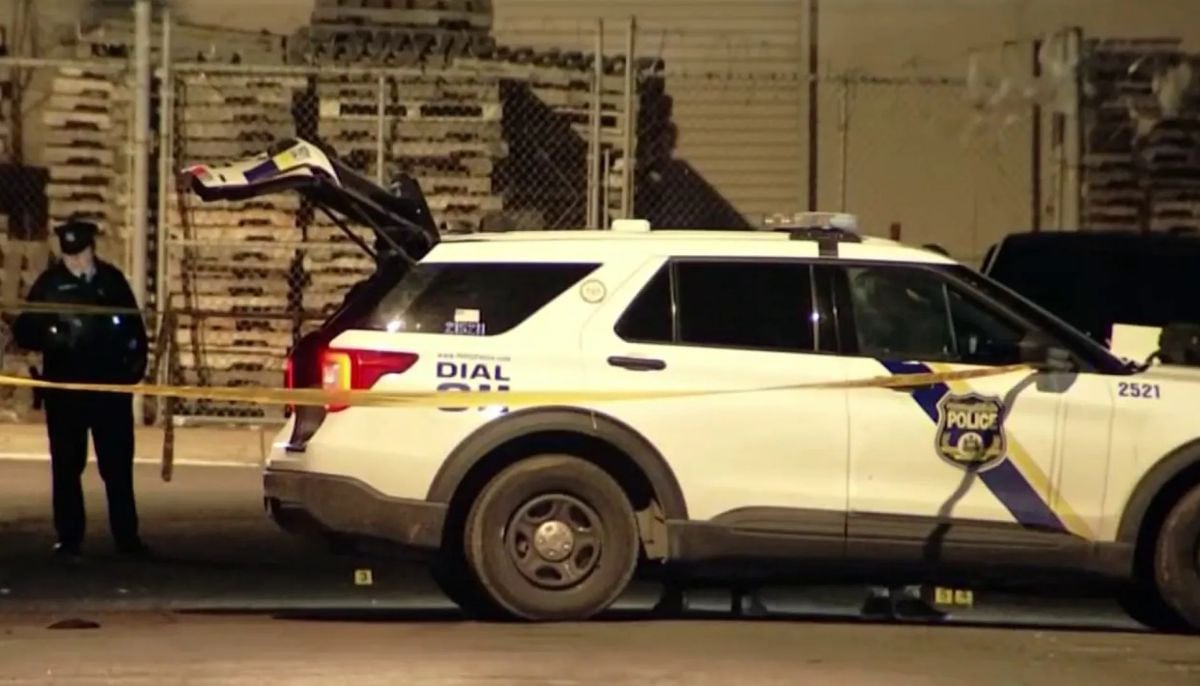 Man shoots 60 rounds in bar after ejection, injures employee