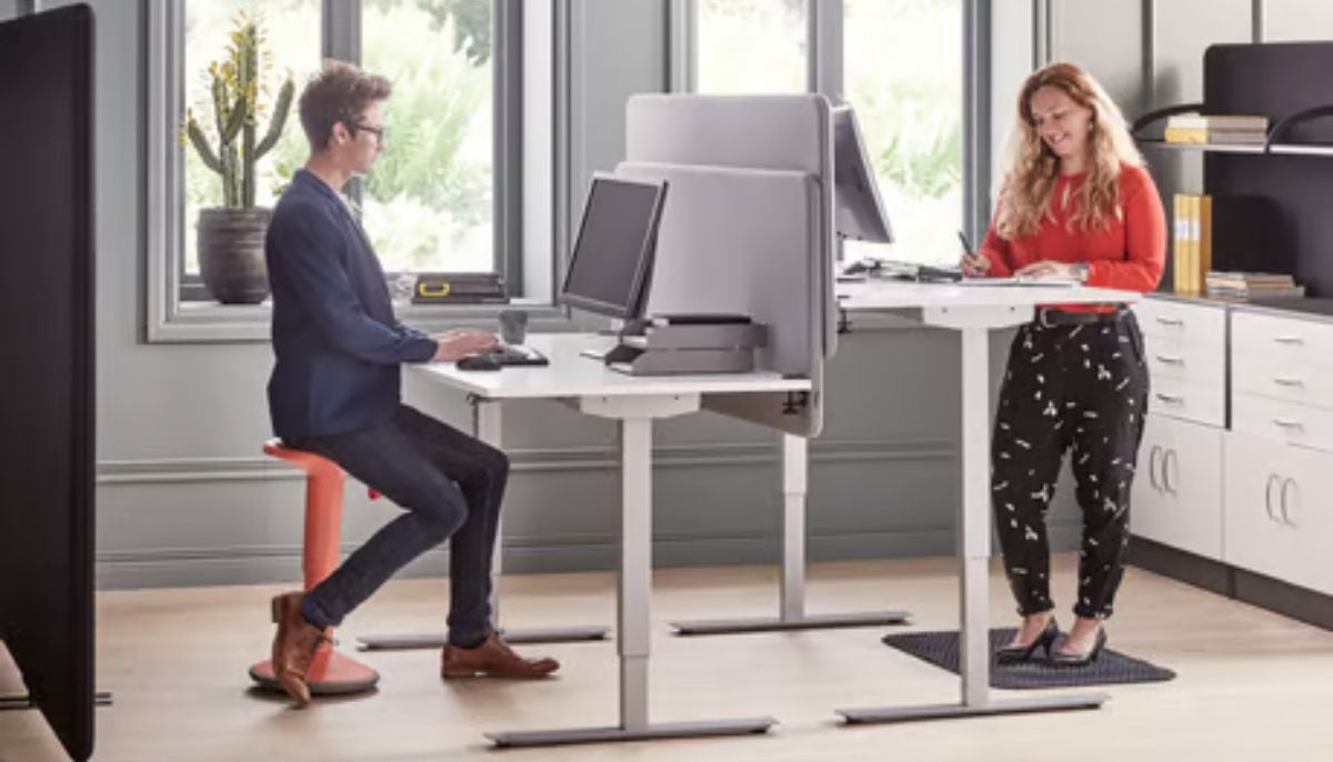 How to improve posture and reduce fatigue with simple desk adjustments