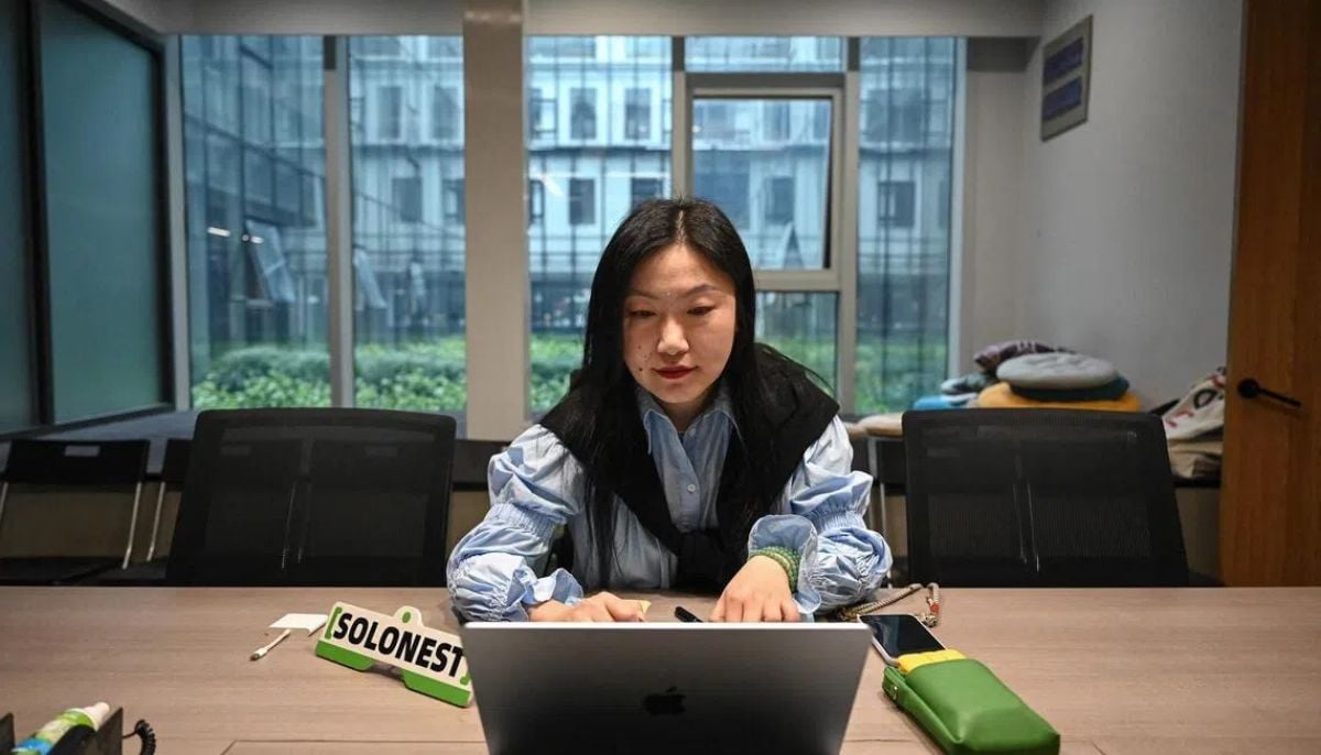 Young Chinese turn to AI to launch one-person companies amid job anxiety