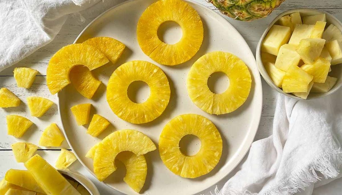 Expert advice on mastering art of peeling and slicing fresh pineapple