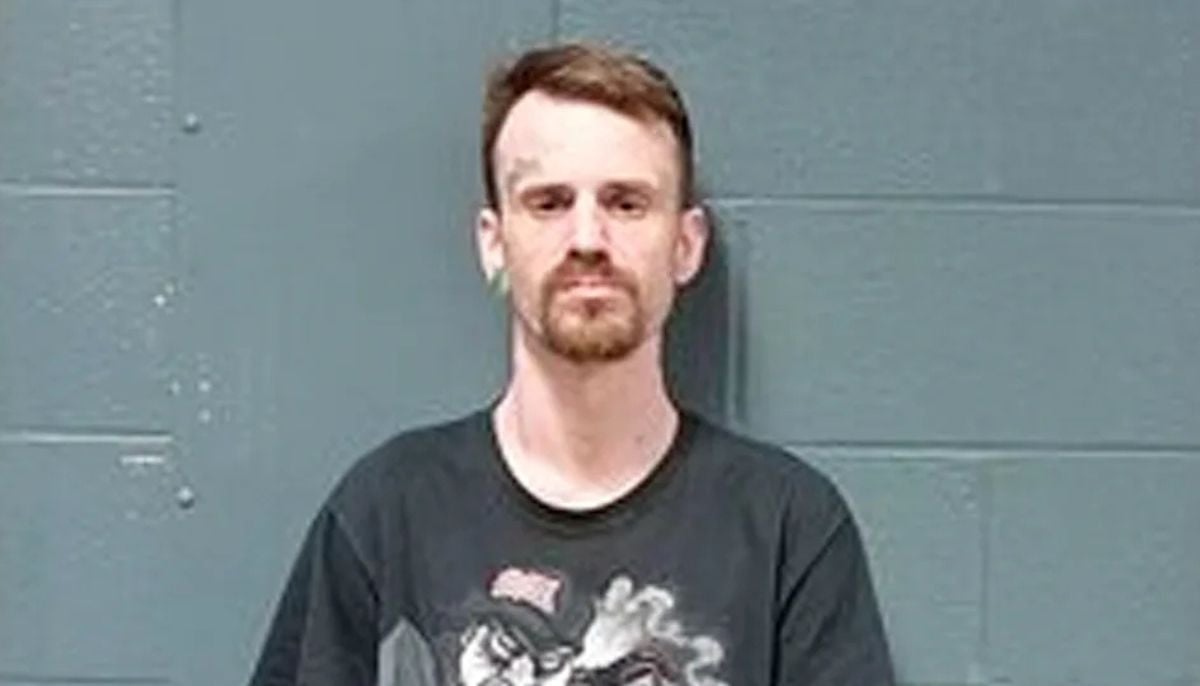 Domino&amp;apos;s delivery driver allegedly hits man over tipping dispute
