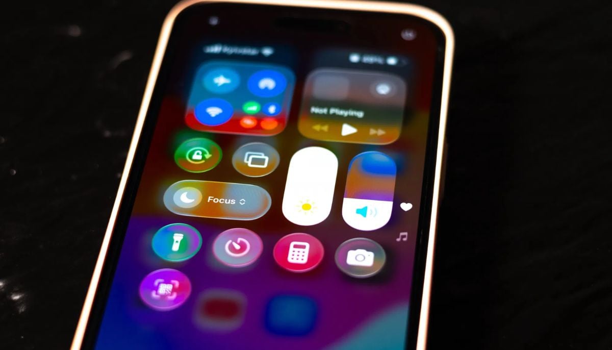 Apple settles $250m AI lawsuit for iPhone buyers