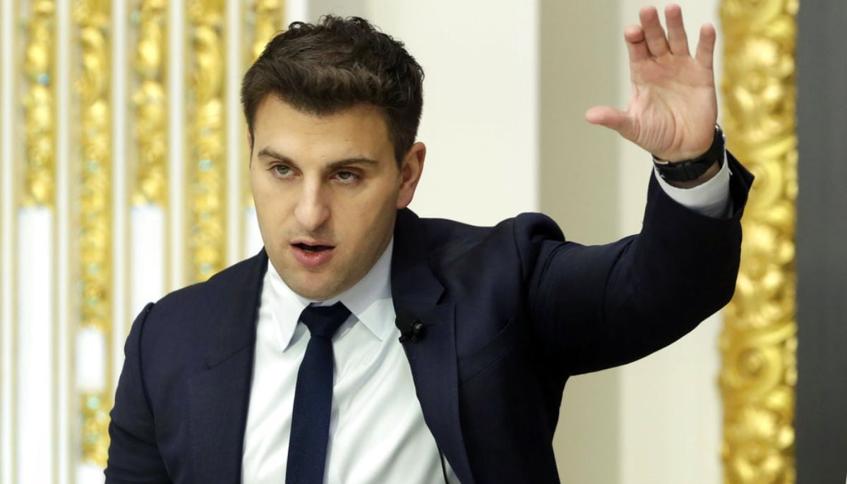 Airbnb CEO predicts no future value for people managers