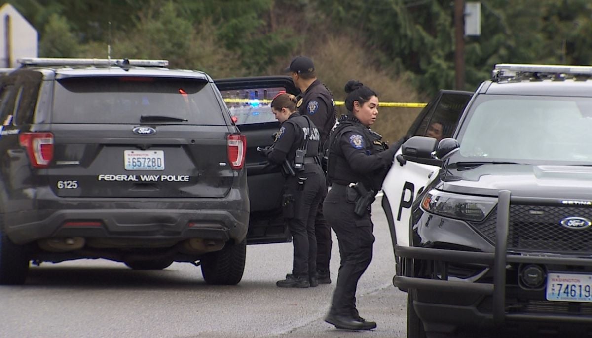 Man critically injured after airport carjacking drags him 90 feet