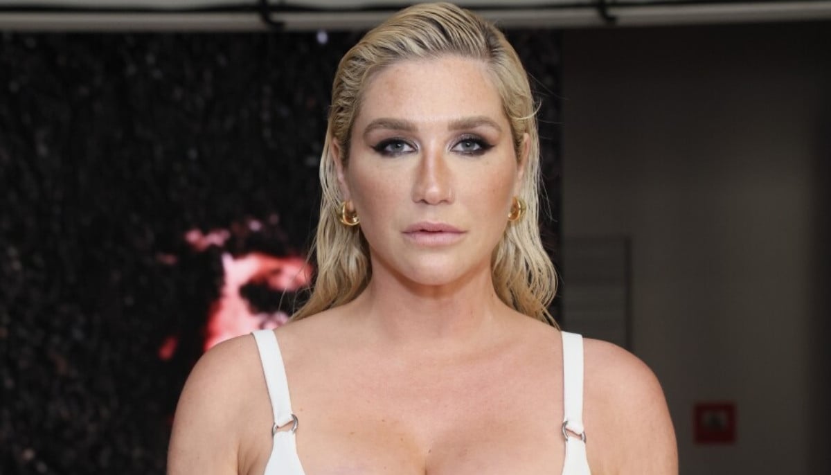Kesha&amp;apos;s unusual necklace has a 40-year backstory