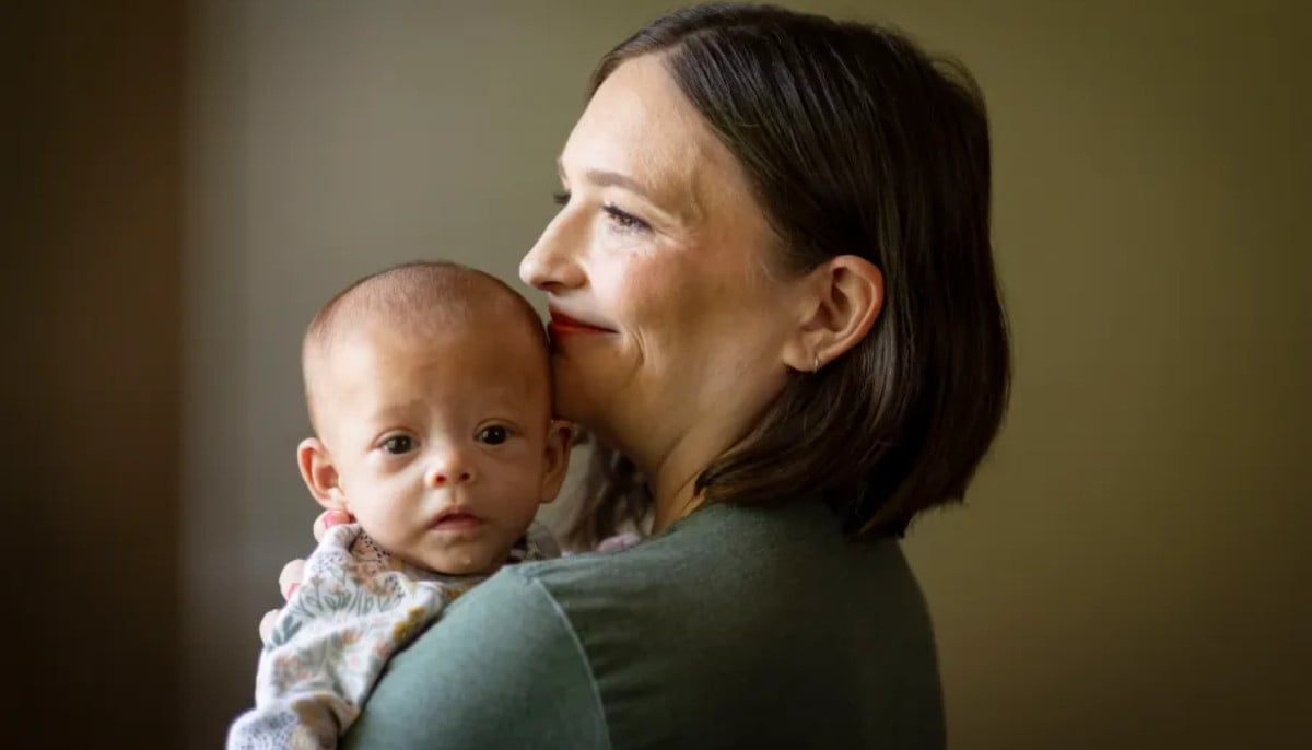 Doctors save Chicago mom after rare post-birth cardiac arrest following C-section delivery