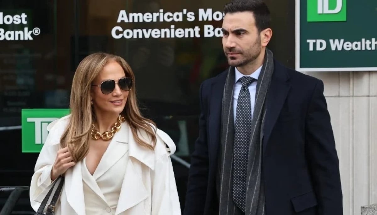 Jennifer Lopez walks away from Brett Goldstein romance as insiders call it 'never serious'