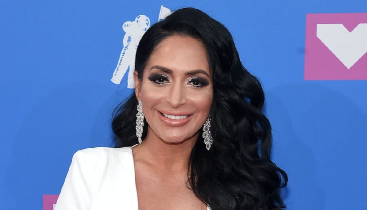 Angelina Pivarnick reveals her pregnancy during final season of &amp;apos;Jersey Shore Family Reunion&amp;apos;