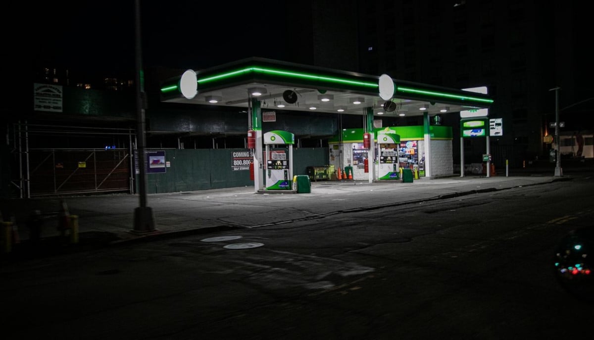 New York man accused of fatally stabbing girlfriend found in car at gas station