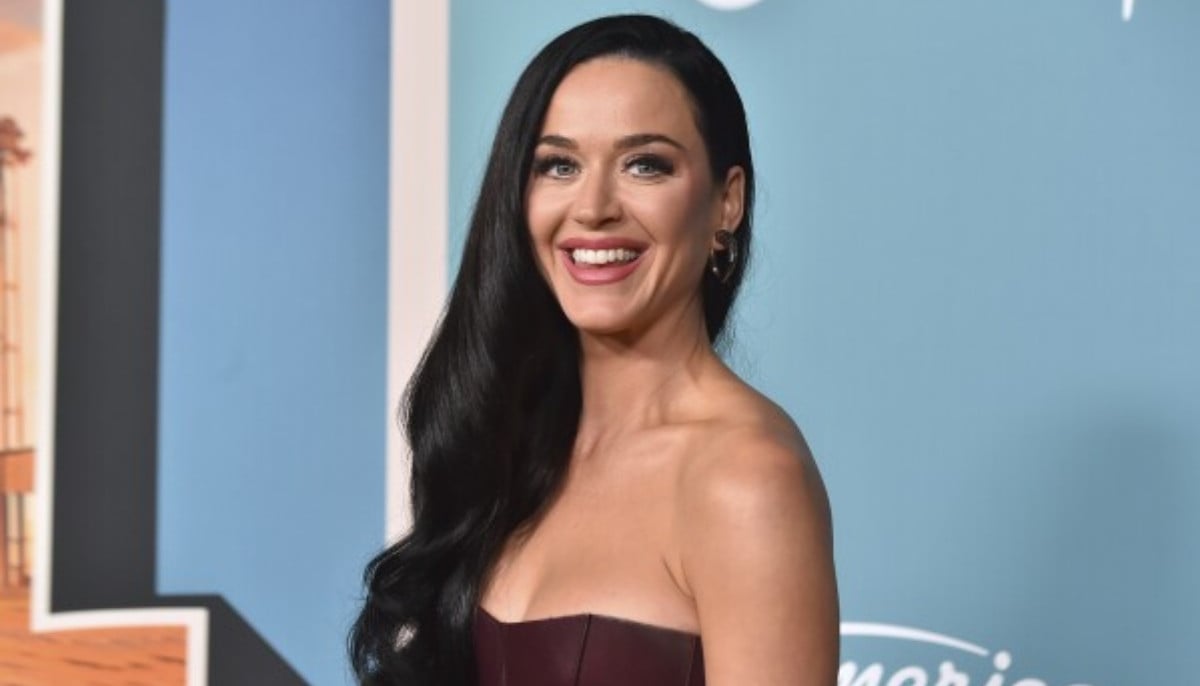 Katy Perry lauds Air Canada staff for handling in-flight medical scare