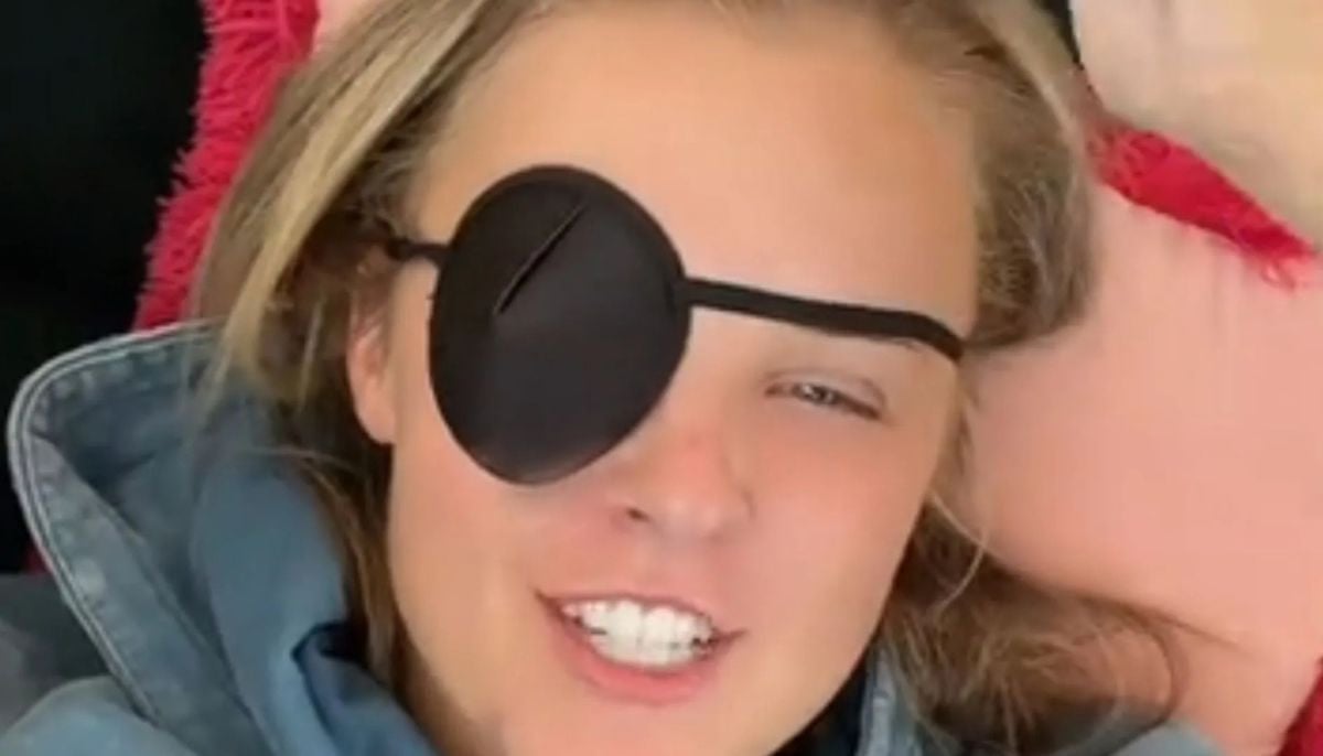 JoJo Siwa forced to rest for a week after being flung from golf cart on anniversary trip