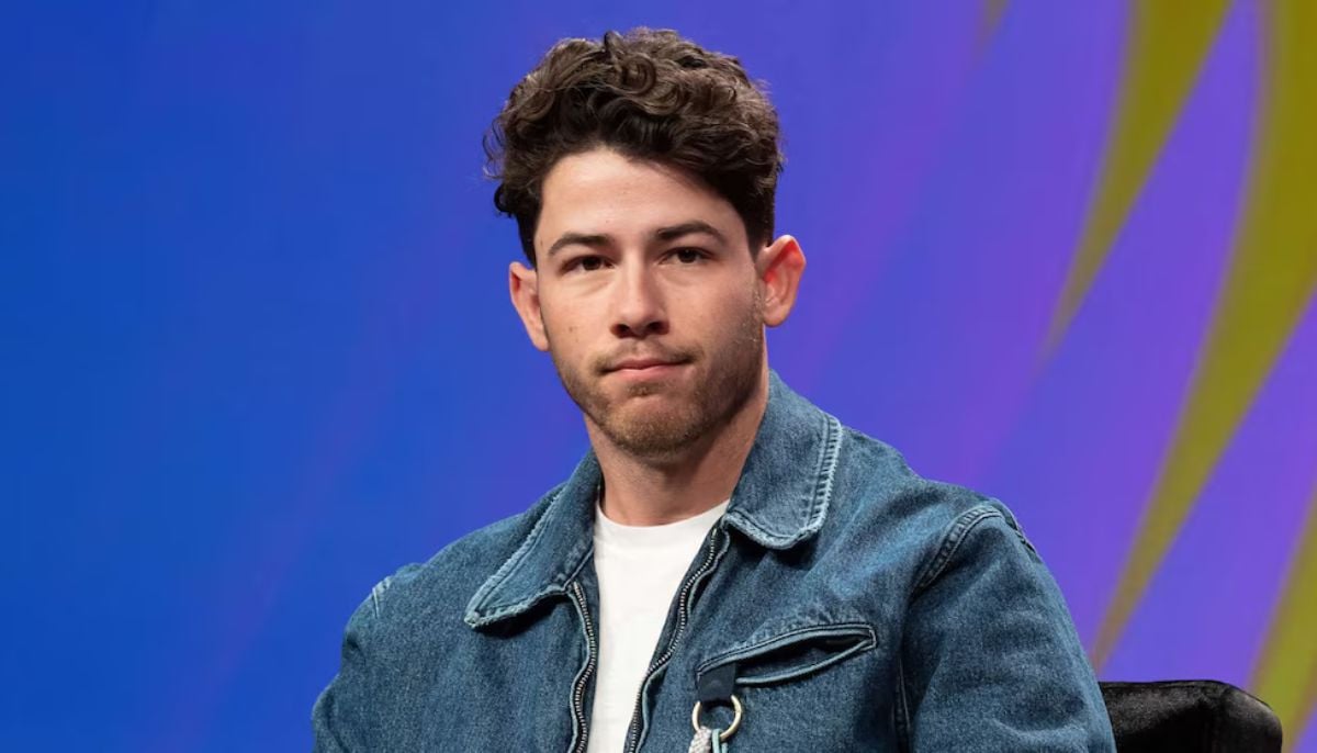 Nick Jonas relives a frightening flight with Glen Powell