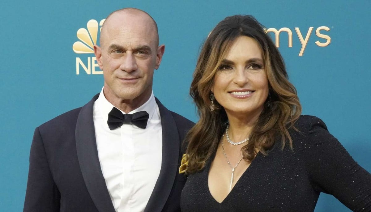 Mariska Hargitay and Christopher Meloni cheer Knicks courtside at NBA finals