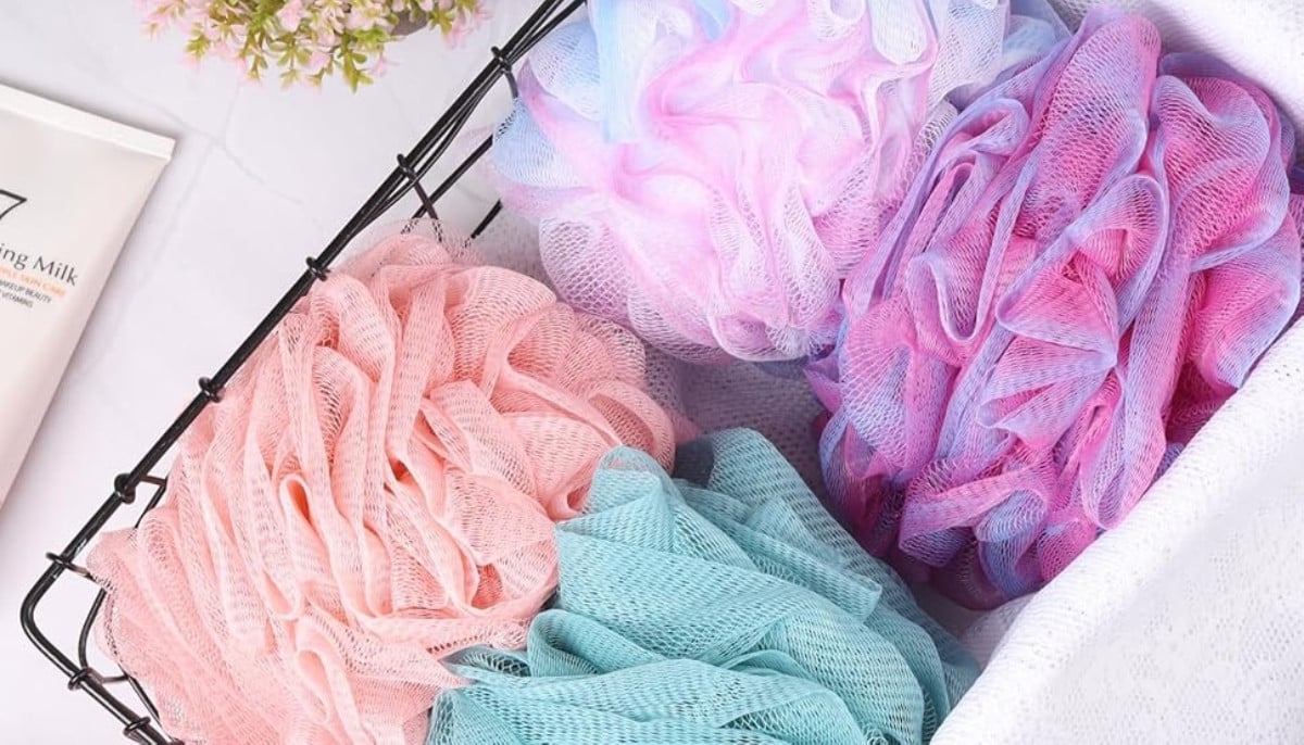 Microbiologists reveal the hidden hygiene risks of using loofahs daily