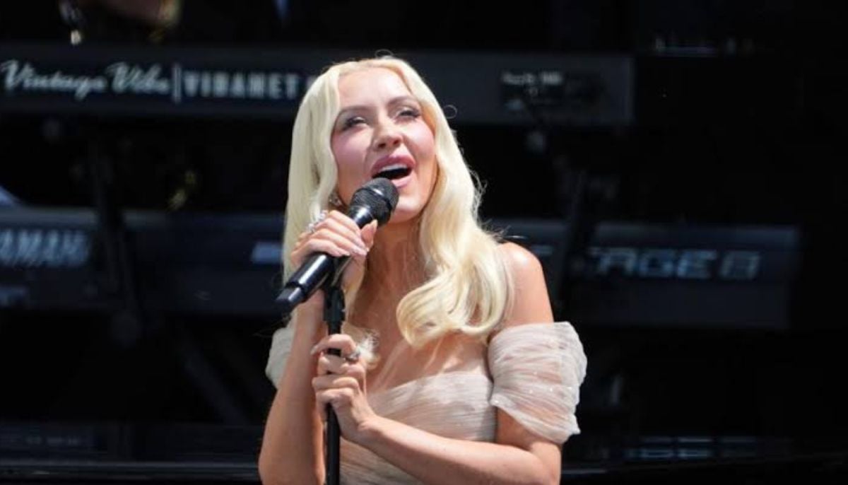 Christina Aguilera sings Obama favourite at Presidential Center grand opening in Chicago