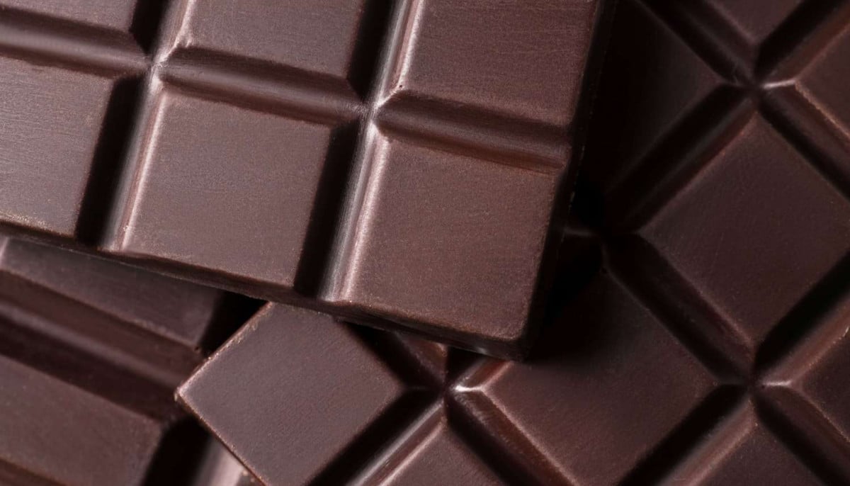 Green tea or dark chocolate? Experts weigh in on healthier choice