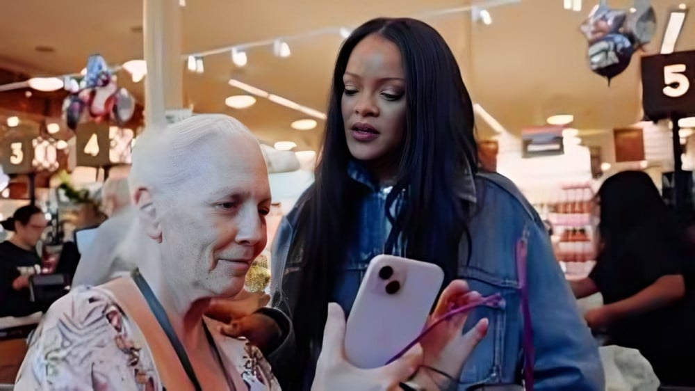 Rihanna hits the local grocery store for a surprise shopping run with fans