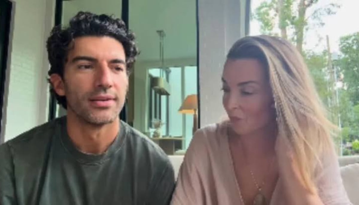 Justin Baldoni gets support from 'Jane the Virgin' co-stars