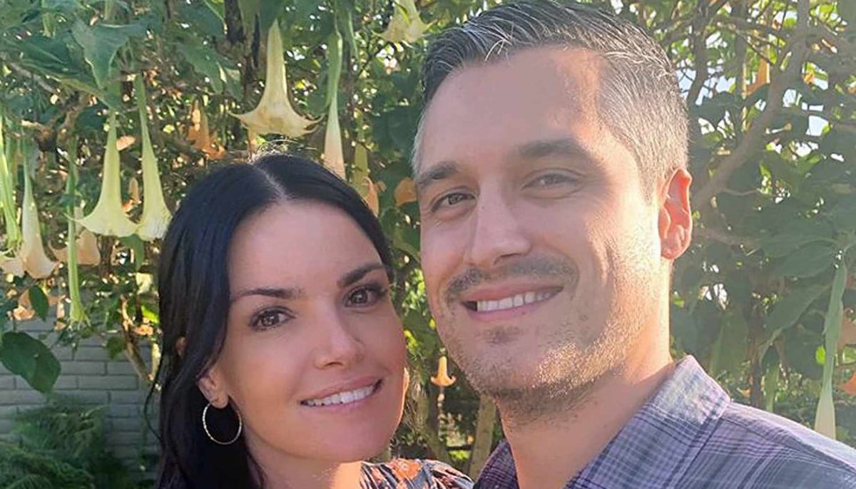 Bachelor alum Courtney Robertson files for divorce after 6-year marriage