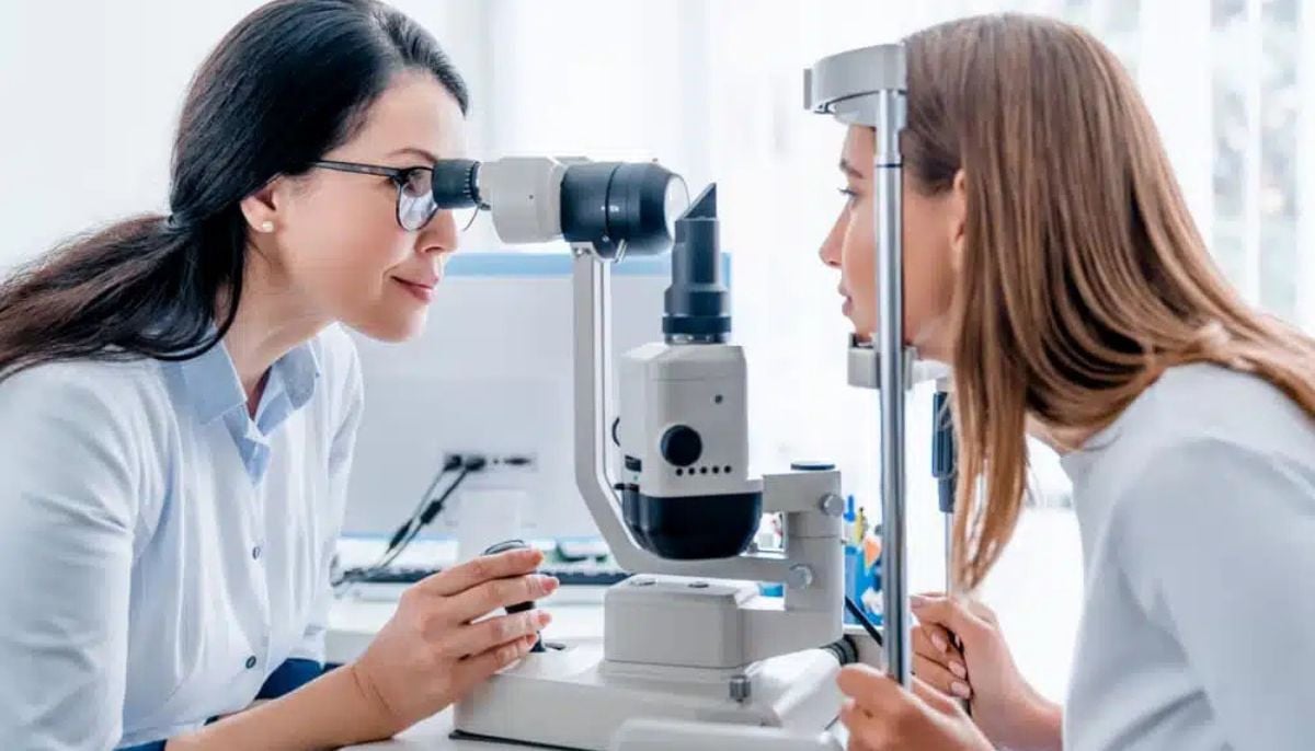 Doctor lists eight habits harming your eyesight
