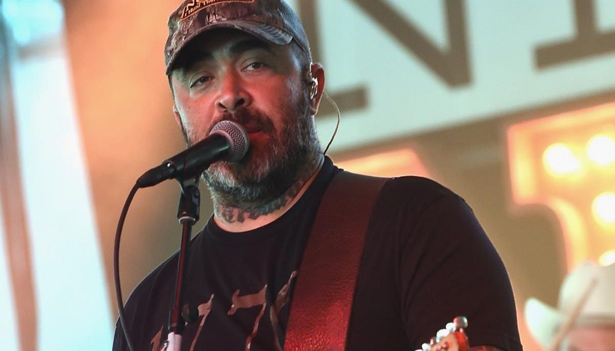 Aaron Lewis claims music industry turned back on him